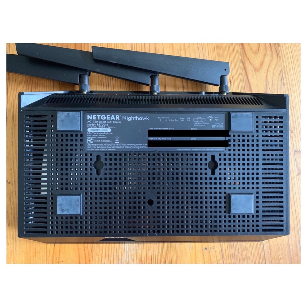 Netgear // R6700 Nighthawk AC1750 Smart Wifi Router - Picture 2 of 8